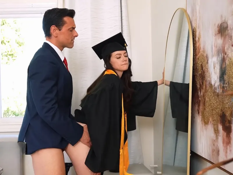 Cha dượng doggy con nhỏ sữa chua rớt đầy sàn